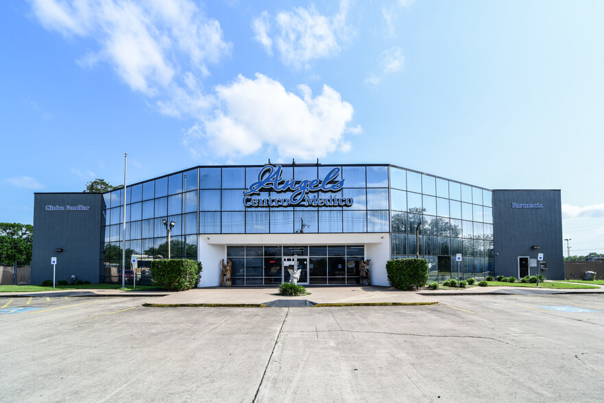 722 Fairmont Parkway
Pasadena, TX 77505